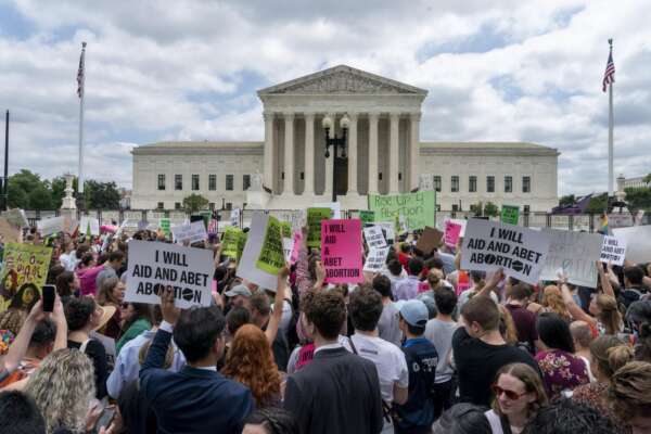Gli Stati Uniti d’America e il mito appannato della libertà: tra armi, aborto e guerra si allontana dall’Europa