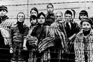 Anche ad Auschwitz ci fu una rivolta: la fecero rom e sinti