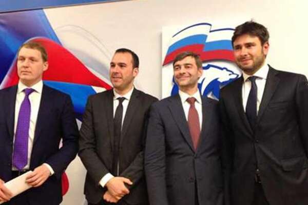 Miracolo Di Stefano, ospite di Russia Unita di Putin e anti-Nato diventato euroatlantista: le giravolte del fedelissimo di Di Maio