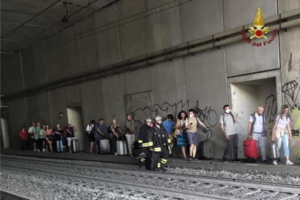 Resta sospesa l’Alta Velocità per Napoli e Pescara: ancora disagi dopo il deragliamento in galleria