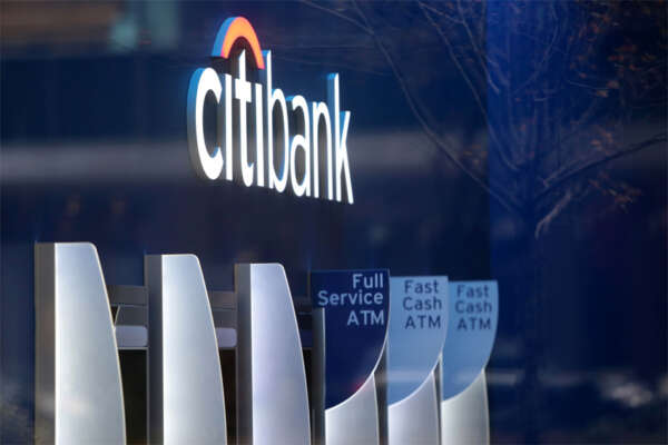 Banche: tecnologia sì ma attenti ai rischi