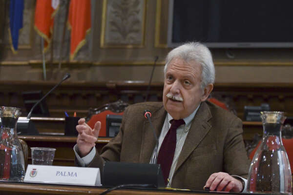 Intervista a Mauro Palma: “Suicidi, affollamento e abbandono: il carcere va riformato subito” Intervista a Mauro Palma: “Suicidi, affollamento e abbandono: il carcere va riformato subito”