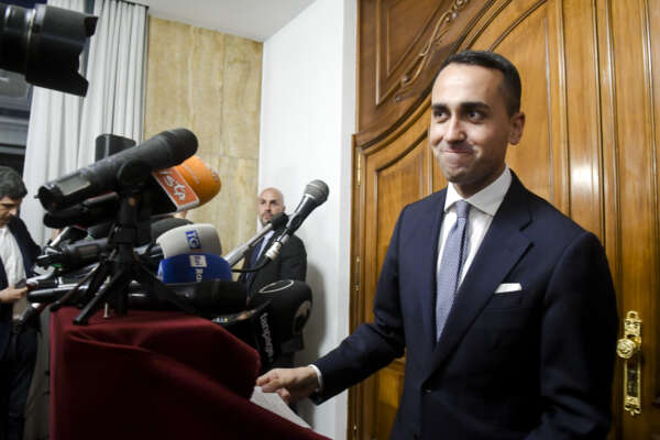 Perché Di Maio ha lasciato i 5 stelle, cosa c’è dietro la mossa del ministro degli Esteri Perché Di Maio ha lasciato i 5 stelle, cosa c’è dietro la mossa del ministro degli Esteri