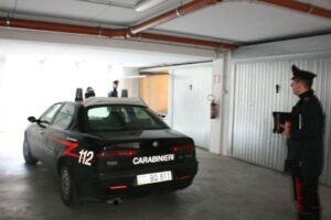 Bimbo di due anni investito dall’auto del padre in garage, dramma a Messina: veicolo forse azionato dal fratellino