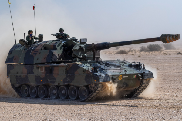 Tre carrarmati diretti in Germania fermati dalla polizia sull’autostrada a Salerno: i mezzi senza documenti