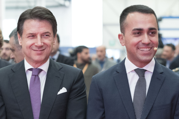 Nel M5S volano stracci, convocata la riunione d’emergenza: attesa per la decisione su Di Maio