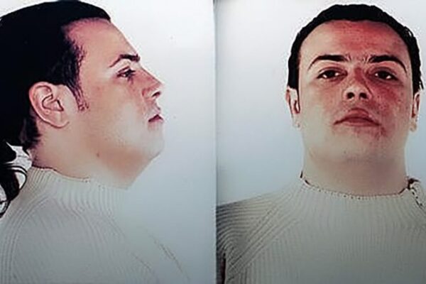 Chi era Cosimo Di Lauro, dalla faida di Scampia (“più morti si facevano più era contento”) alla rivolta dopo l’arresto: “O pazzo o grande attore…”