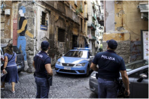 Napoli far west: minori fuori controllo tra botte, coltelli e spari Napoli far west: minori fuori controllo tra botte, coltelli e spari