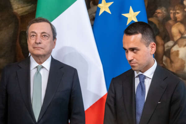 Foto Mauro Scrobogna /LaPresse
26-05-2022 Roma, Italia
Politica
Governo – visita di Stato del Presidente della Repubblica d’Algeria
Nella foto: il Presidente del Consiglio Mario Draghi con il ministro degli Esteri Luigi Di Maio

Photo Mauro Scrobogna/LaPresse 
May 24, 2022 Rome Italy
Politics
Government – State visit by the President of the Republic of Algeria
In the photo: Prime Minister Mario Draghi with the Minister of foreign affairs Luigi Di Maio