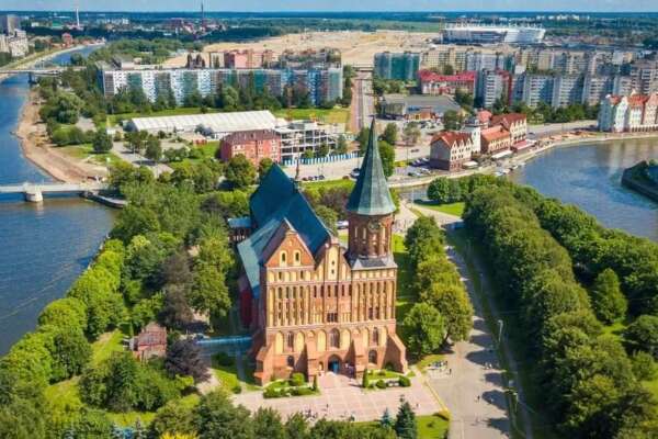 La Lituania isola Kaliningrad per le sanzioni contro Mosca, venti di guerra dal Cremlino in difesa dell’exclave: “È un’aggressione diretta”