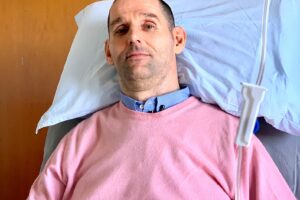 La storia di Mario e l’odissea per liberarsi dalla vita: il suicidio assistito di Federico Carboni