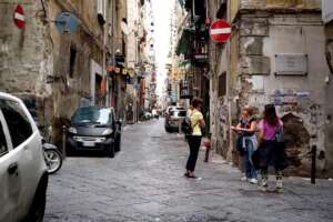 Ragazzina sfregiata a 12 anni dall’ex fidanzatino: posate la forca, siamo tutti coinvolti