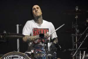 Travis Barker ricoverato, il batterista dei Blink182 in ospedale e la figlia disperata: “Mandateci le vostre preghiere”
