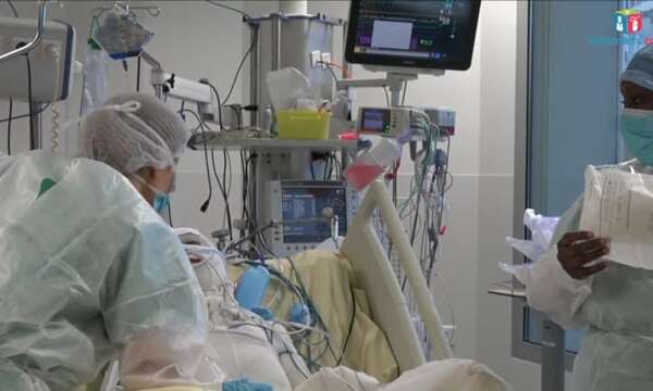 Bruciato vivo durante videochiamata, Nicola rivela nome aggressore al fratello: ora è in condizioni disperate