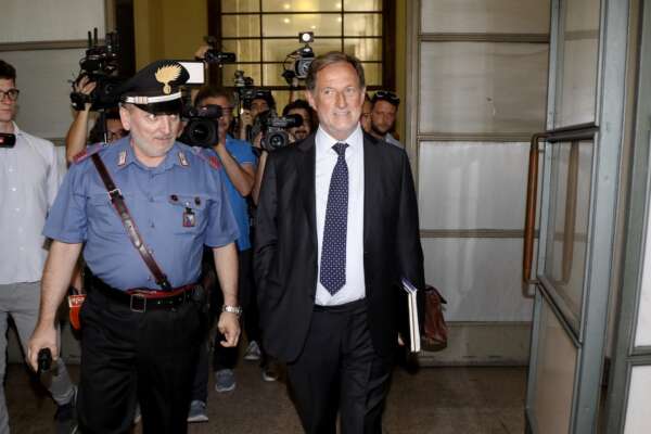 Ennesima assoluzione per Mantovani, dopo 7 anni di gogna: “Contro di me accanimento” Ennesima assoluzione per Mantovani, dopo 7 anni di gogna: “Contro di me accanimento”