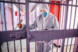 Medici in carcere, l’Asl annuncia nuove assunzioni tra Poggioreale e Secondigliano