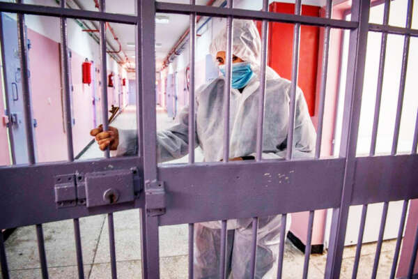 Medici in carcere, l’Asl annuncia nuove assunzioni tra Poggioreale e Secondigliano