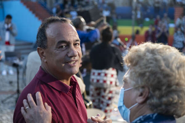 Sosteniamo il modello Riace, l’accoglienza e solidarietà di Mimmo Lucano