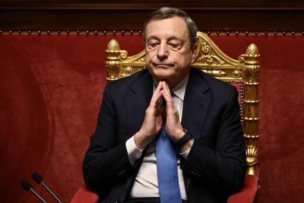 Sacrificato il jolly Draghi, un signore di fronte a questo circo: l’unica strada è il voto, lo capisca anche Mattarella