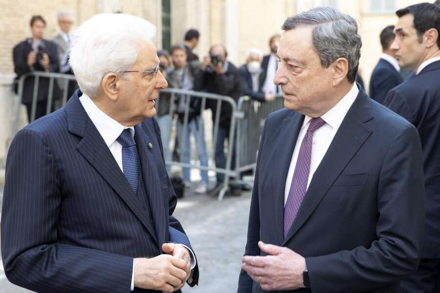Conte e lo strappo al Senato, Draghi verso le dimissioni boccia la mediazione di D’Incà: gli scenari e il ruolo di Mattarella