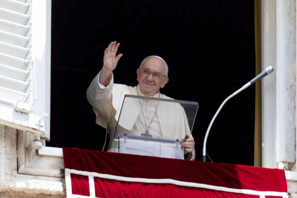 Foto Vatican Media/LaPresse 03 luglio 2022 Città del Vaticano cronaca L’Angelus della domenica del Santo Padre Francesco in piazza San Pietro DISTRIBUTION FREE FO CHARGE – NOT FOR SALE Foto Vatican Media/LaPresse 03 luglio 2022 Città del Vaticano cronaca L’Angelus della domenica del Santo Padre Francesco in piazza San Pietro DISTRIBUTION FREE FO CHARGE – NOT FOR SALE
