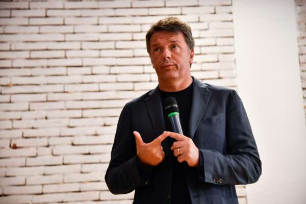 Renzi torna alla carica, l’appello per il Grande Rassemblement: “In nome di Draghi, contro i sovranisti” Renzi torna alla carica, l’appello per il Grande Rassemblement: “In nome di Draghi, contro i sovranisti”