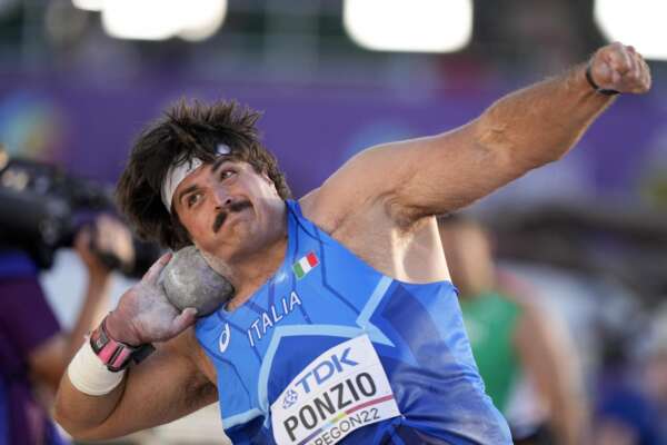 Nick Ponzio, il fenomeno dei Mondiali di atletica di origini napoletane: “È nato un personaggio” Nick Ponzio, il fenomeno dei Mondiali di atletica di origini napoletane: “È nato un personaggio”