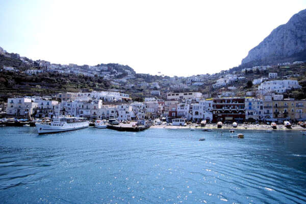 ©LAPRESSE/MARCO ROSI
15-06-1999 CAPRI
VARIE
NELLA FOTO: MARINA GRANDE