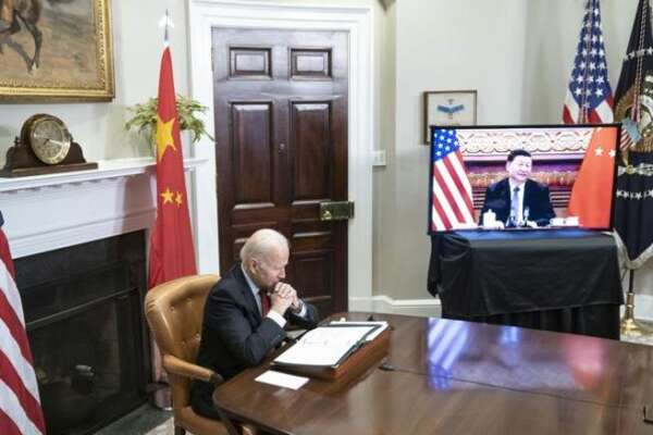 Mani della Cina su Taiwan, il ‘consiglio’ di Xi Jinping a Biden: “Chi gioca con il fuoco si brucia”