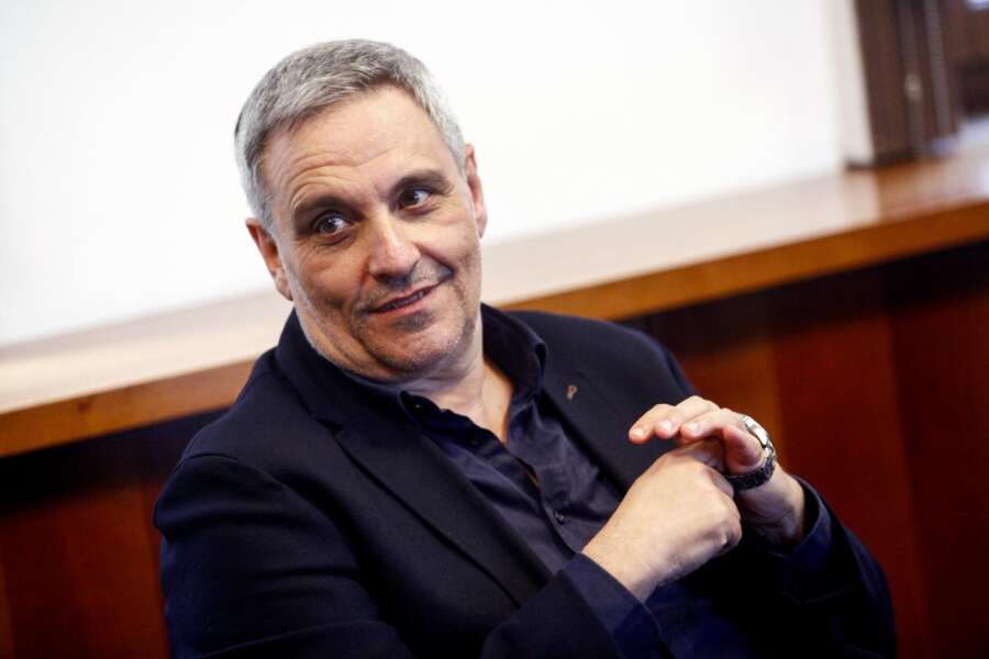 Paura per Maurizio De Giovanni, lo scrittore napoletano colpito da infarto