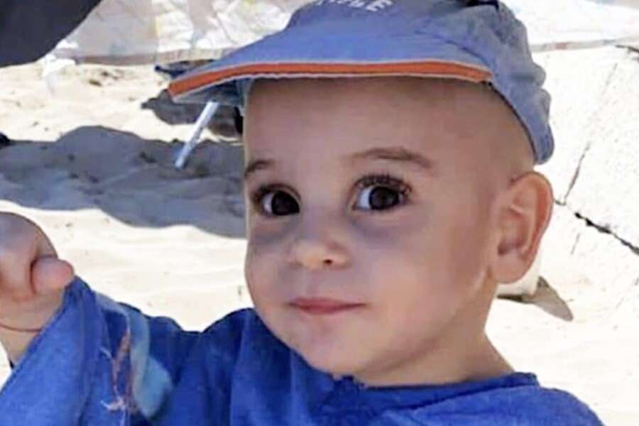 Omicidio del piccolo Evan, ergastolo per la madre e il compagno: il bimbo morto dopo mesi di botte