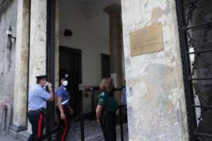 Ragazzina sfregiata, l’ex va nel carcere di Nisida: lettera di scuse, rischia 15 anni