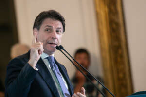 Perché i 5 Stelle non voteranno la fiducia sul dl Aiuti: cosa c’è dietro la decisione di Conte di uscire dall’Aula