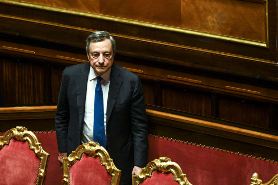 Così si è fatto fregare Mario Draghi, alle elezioni vincerà la Meloni rimasta fuori dalla mischia