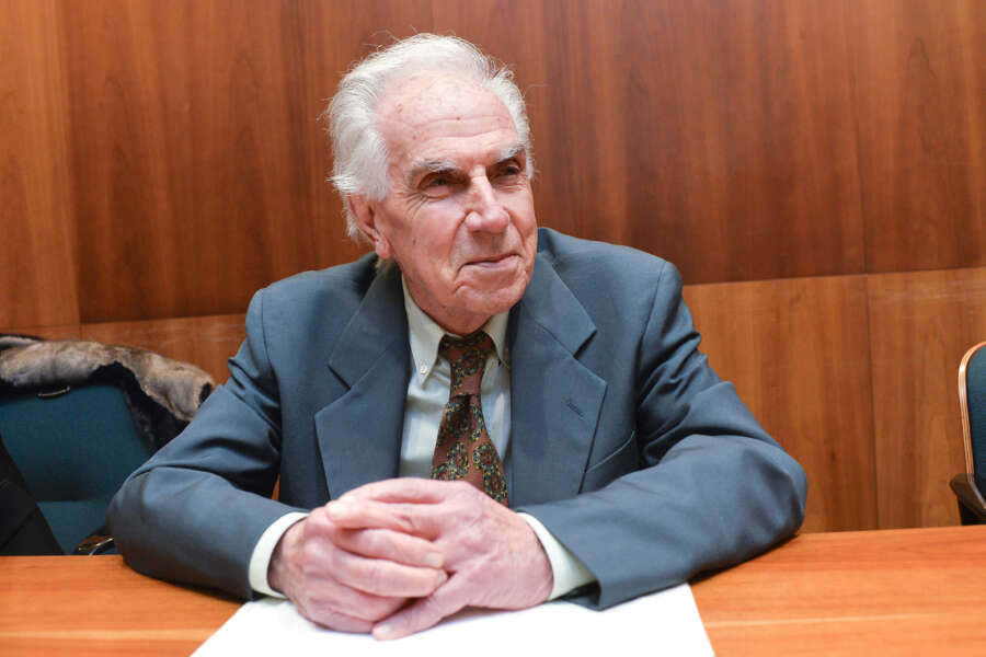 “Il Pd si sganci da Draghi, bisogna fermare la destra”, intervista a Mario Tronti