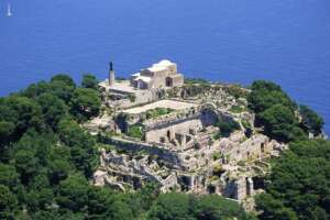 Trovato cadavere del turista scomparso a Capri: trovato in un dirupo a pochi metri da Villa Jovis