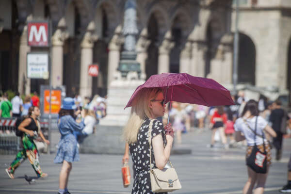 Foto  LaPresse 
14 Luglio  2022 Milano, Italia 
News
Nuova ondata di caldo in città, termometro vicino ai 40 gradi

Photo  LaPresse 
July 14, 2022 Milan, Italy 
News
New heat wave in the city, close to 40 degrees