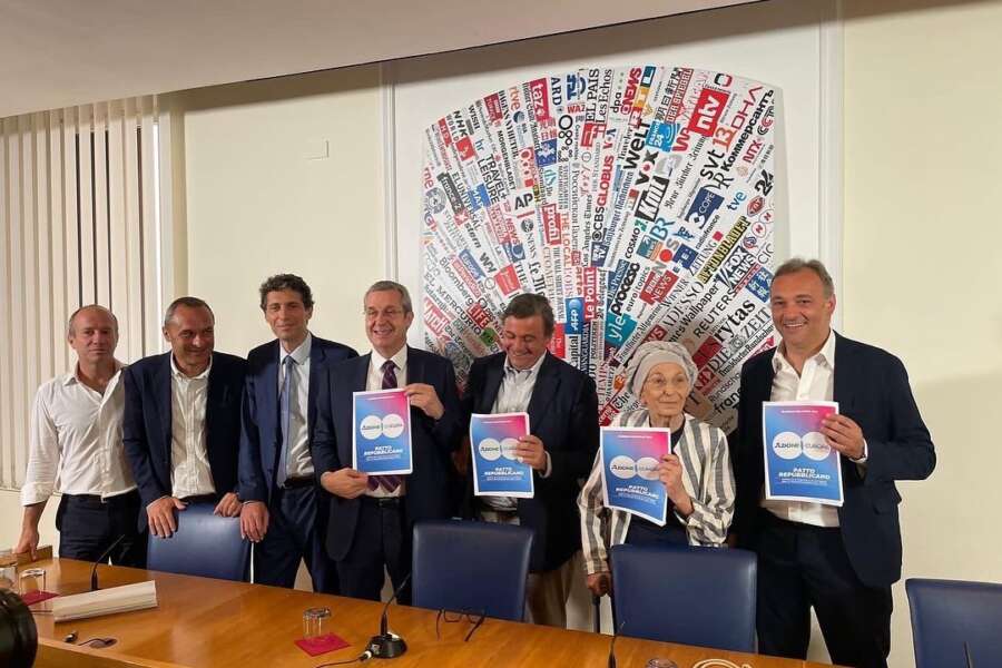 Calenda apre al patto con Letta ma con dei paletti: “Di Maio chi? Draghi torni premier”