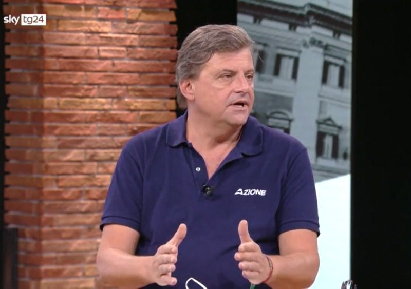 Carlo Calenda è pronto a fare il premier: “Se Draghi non è disponibile, ci sono io”