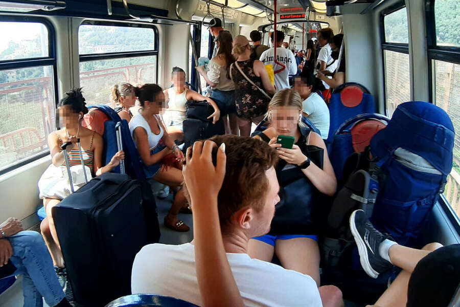 Disastro trasporti in Campania, senza una visione sarà solo emergenza