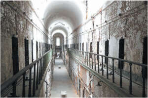 Poggioreale esplode, il carcere è disumano ma dal Governo solo “passerelle e chiacchiere”