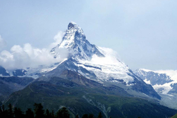 Due alpinisti morti sul Cervino, sono precipitati per 400 metri dalla Cresta del Leone
