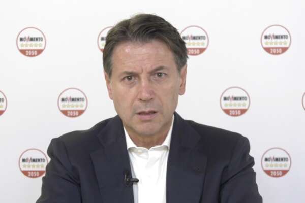 Conte scarica su Draghi le colpe della crisi: “Si assuma responsabilità, risposte su 9 punti o siamo fuori”