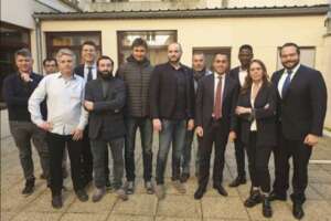 Di Maio archivia le foto coi gilet gialli, Giggino verso l’ingresso in Renew di Macron