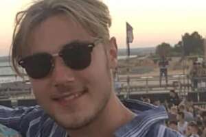Rampollo si scatta un selfie con l’elicottero, decapitato dalla pala del velivolo a 22 anni Rampollo si scatta un selfie con l’elicottero, decapitato dalla pala del velivolo a 22 anni