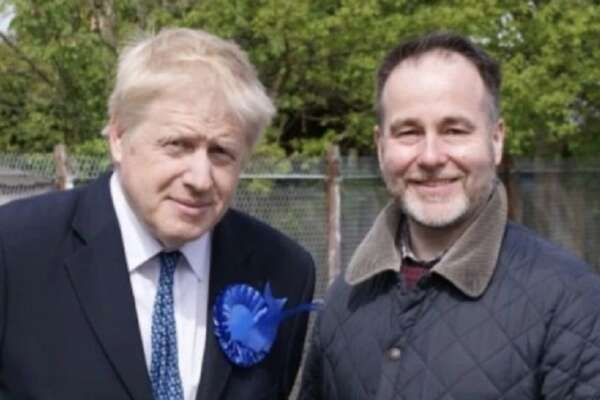 Johnson e il caso delle molestie di Pincher, il premier sotto accusa: “Sapeva di un caso precedente”