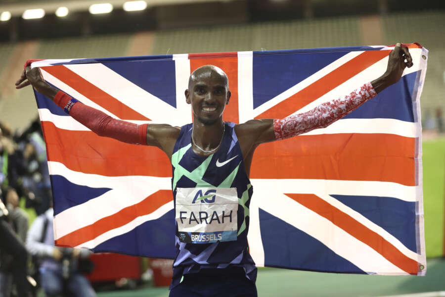 La vera storia di Mo Farah, re dell’atletica con un passato da schiavo: deportato e venduto da bambino in Inghilterra