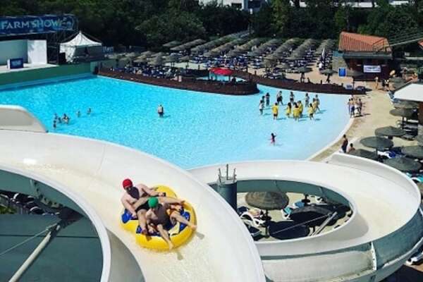 Muore a 12 anni in un parco acquatico, il dramma di Flavio: ha sbattuto la testa sullo scivolo