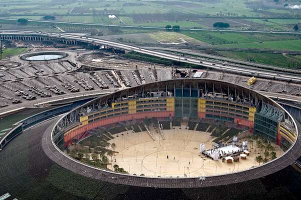 Nel cuore del “Vulcano Buono” di Renzo Piano nasce la pop-up arena più grande d’Europa Nel cuore del “Vulcano Buono” di Renzo Piano nasce la pop-up arena più grande d’Europa