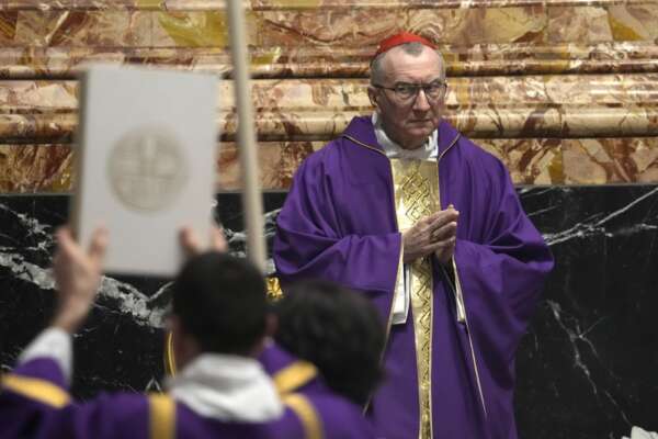 Non porgere sempre l’altra guancia, il monito di Parolin: “Disarmo generale unica soluzione”